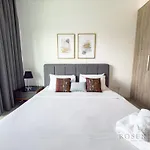 Modern Apartment With Burj Khalifa - Lake View, 32 Percent Applied